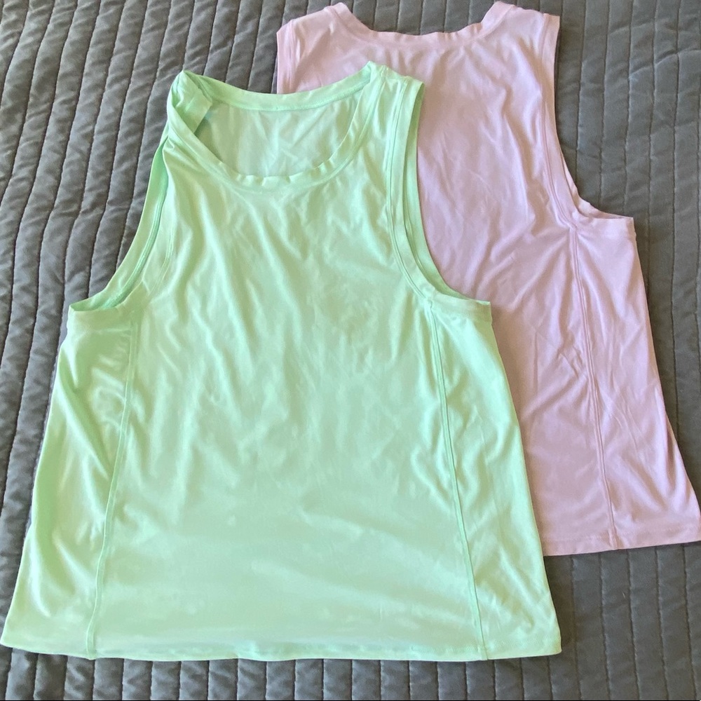 Lululemon womens muscle tank bundle